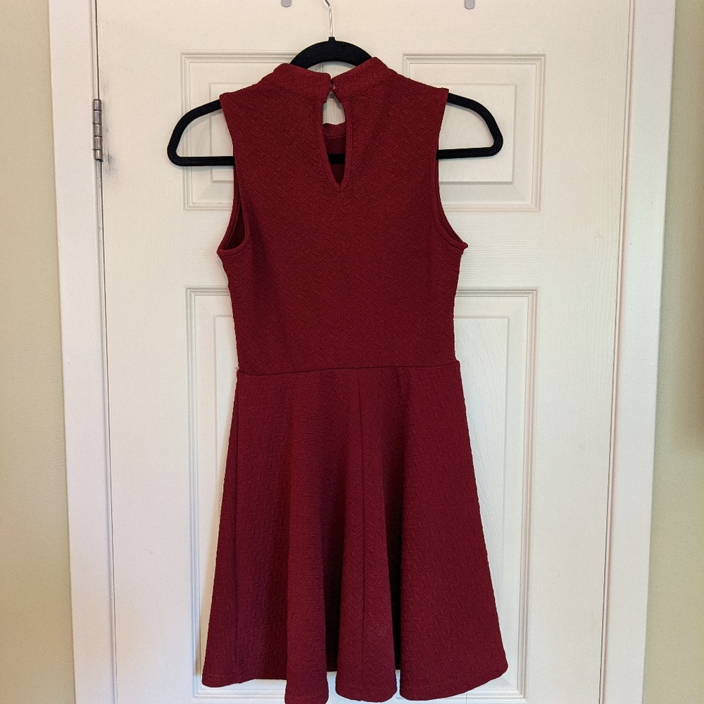 Dress - Picture 3 of 4